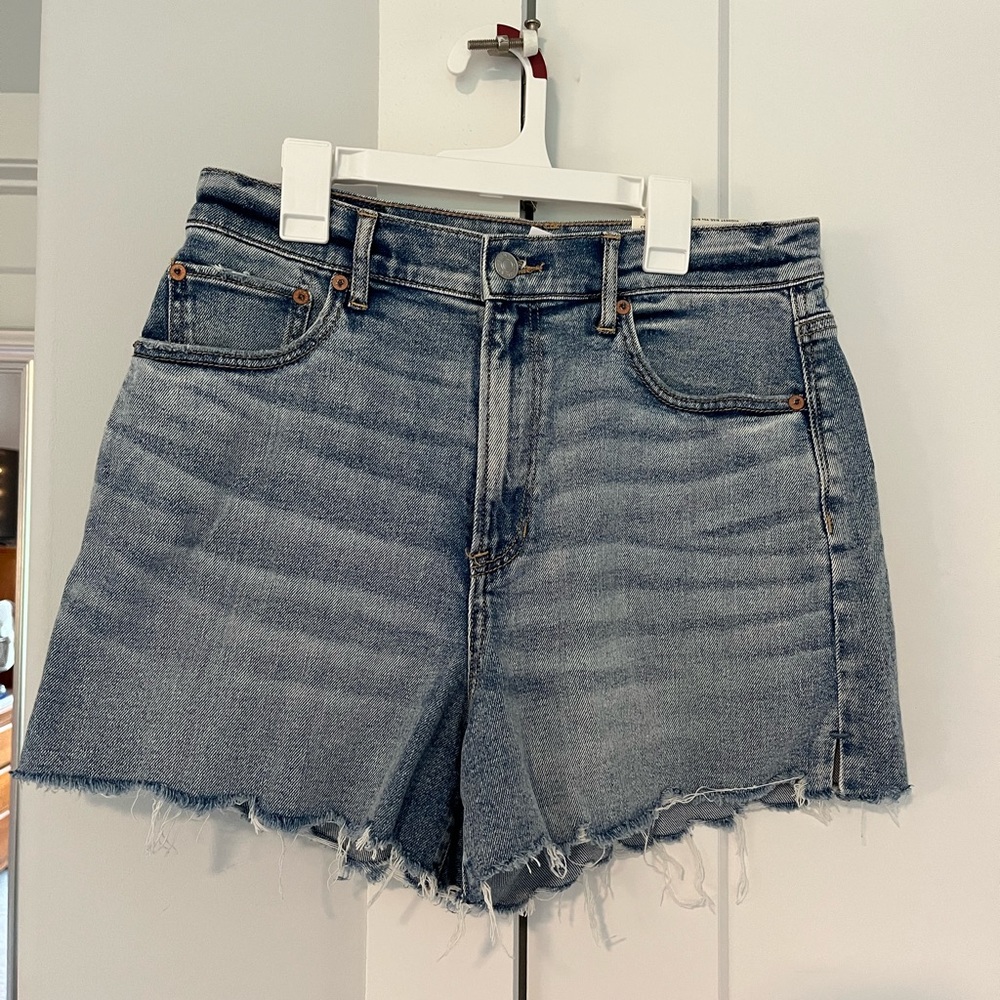 American Eagle Highest Rise 90’s Stretch Boyfriend Short